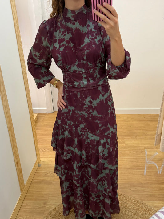 Vestido com Padrão e Folhos