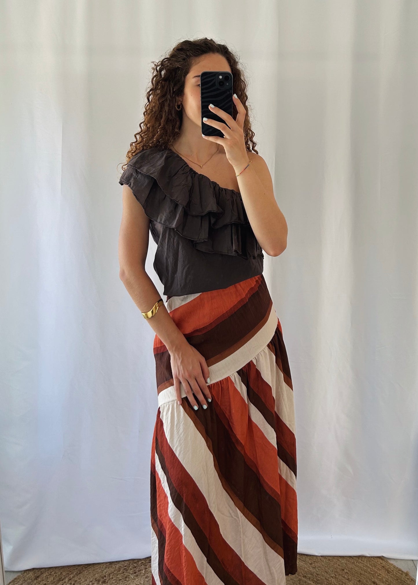 Blusa de Um Ombro com Folhos