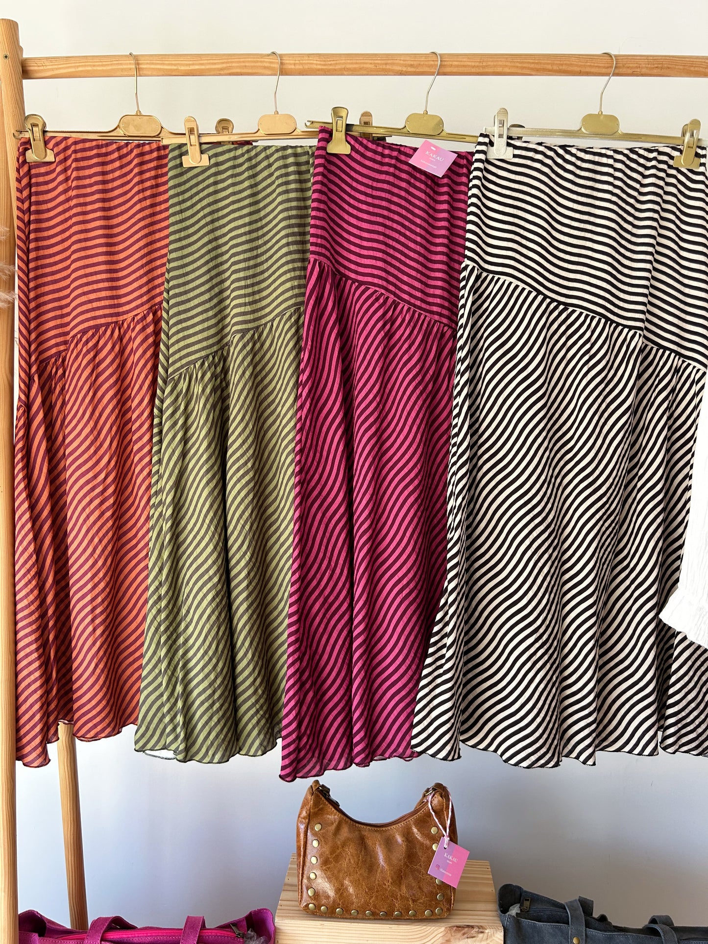 Saia Estampada às Riscas