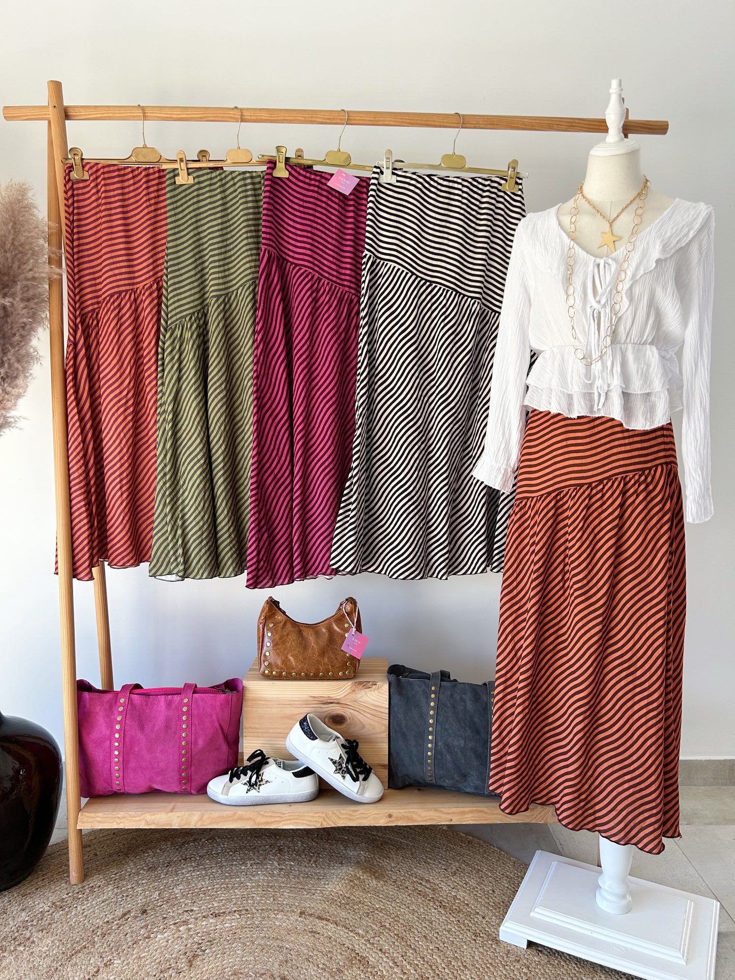Saia Estampada às Riscas