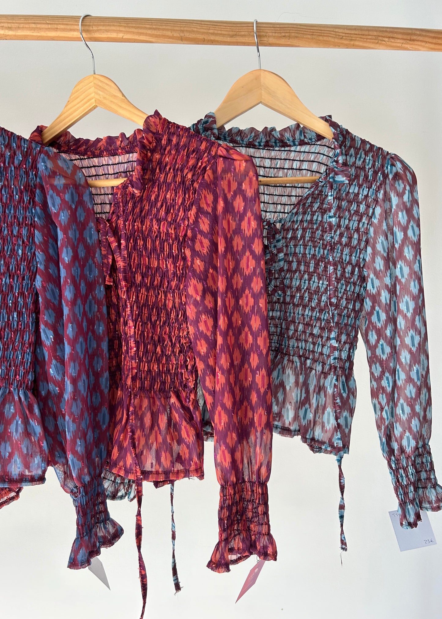 Blusa com Elásticos