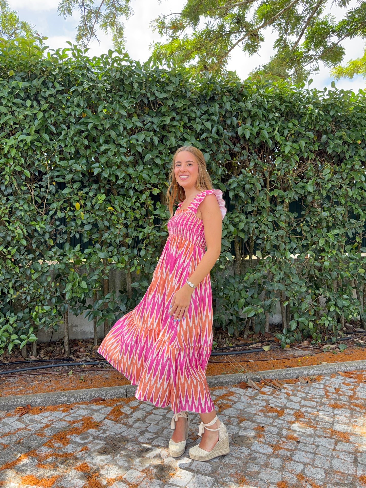 Vestido com Padrão e Elásticos