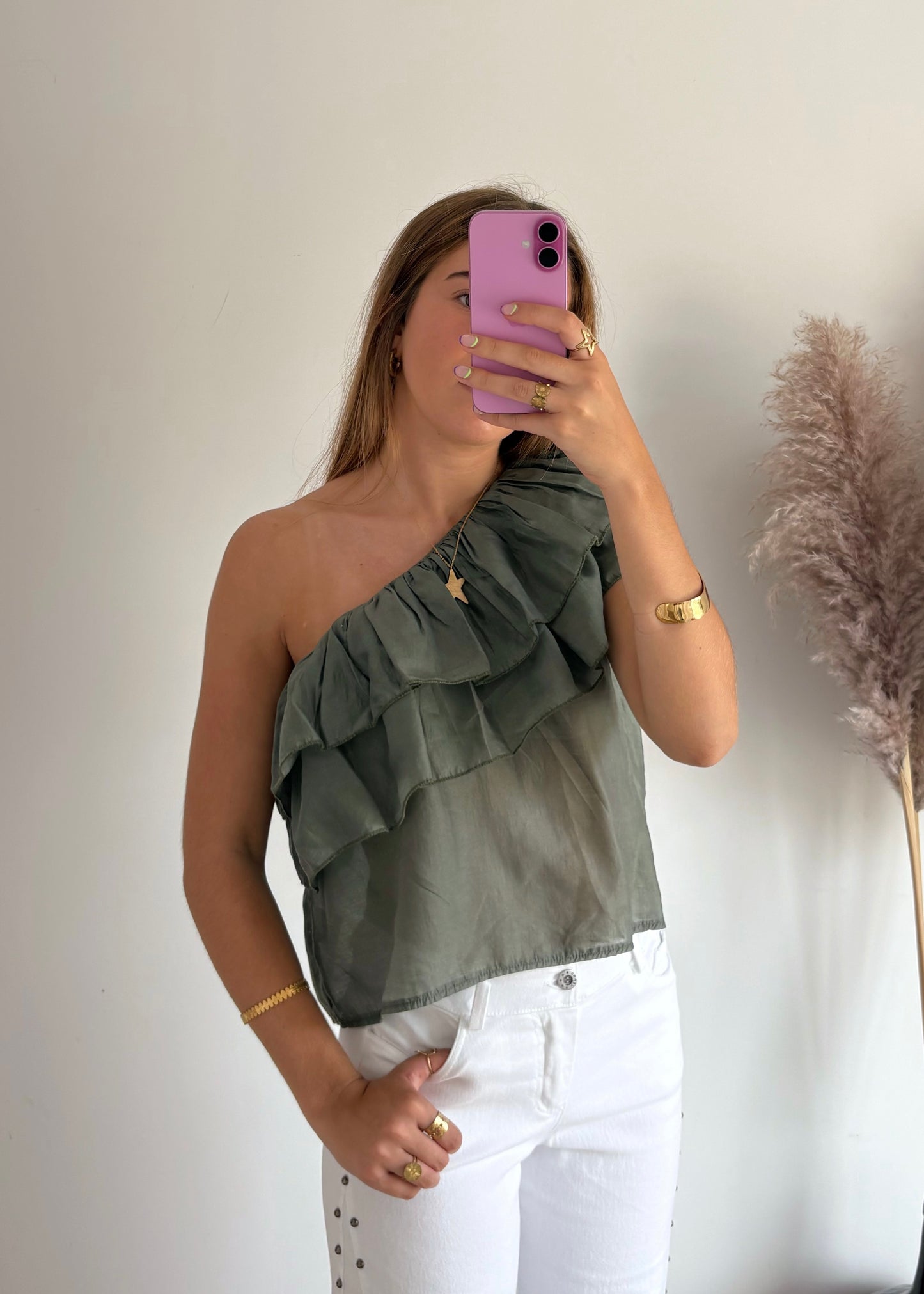 Blusa de Um Ombro com Folhos