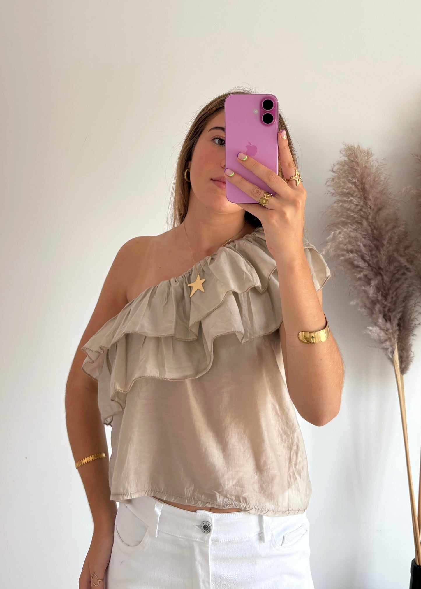 Blusa de Um Ombro com Folhos