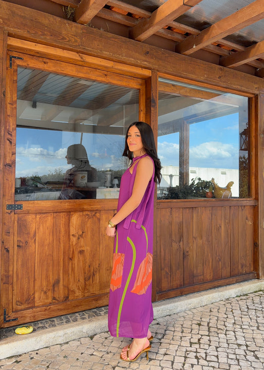 Vestido Assimétrico com Chocker