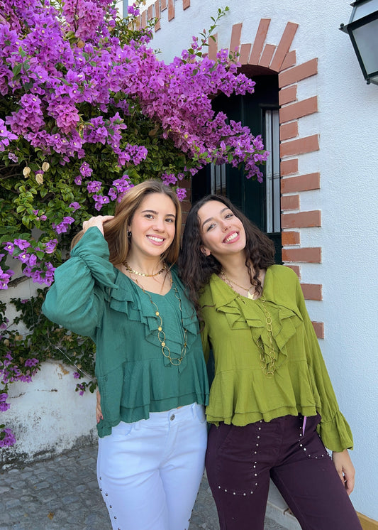 Blusa com Folhos em Camadas