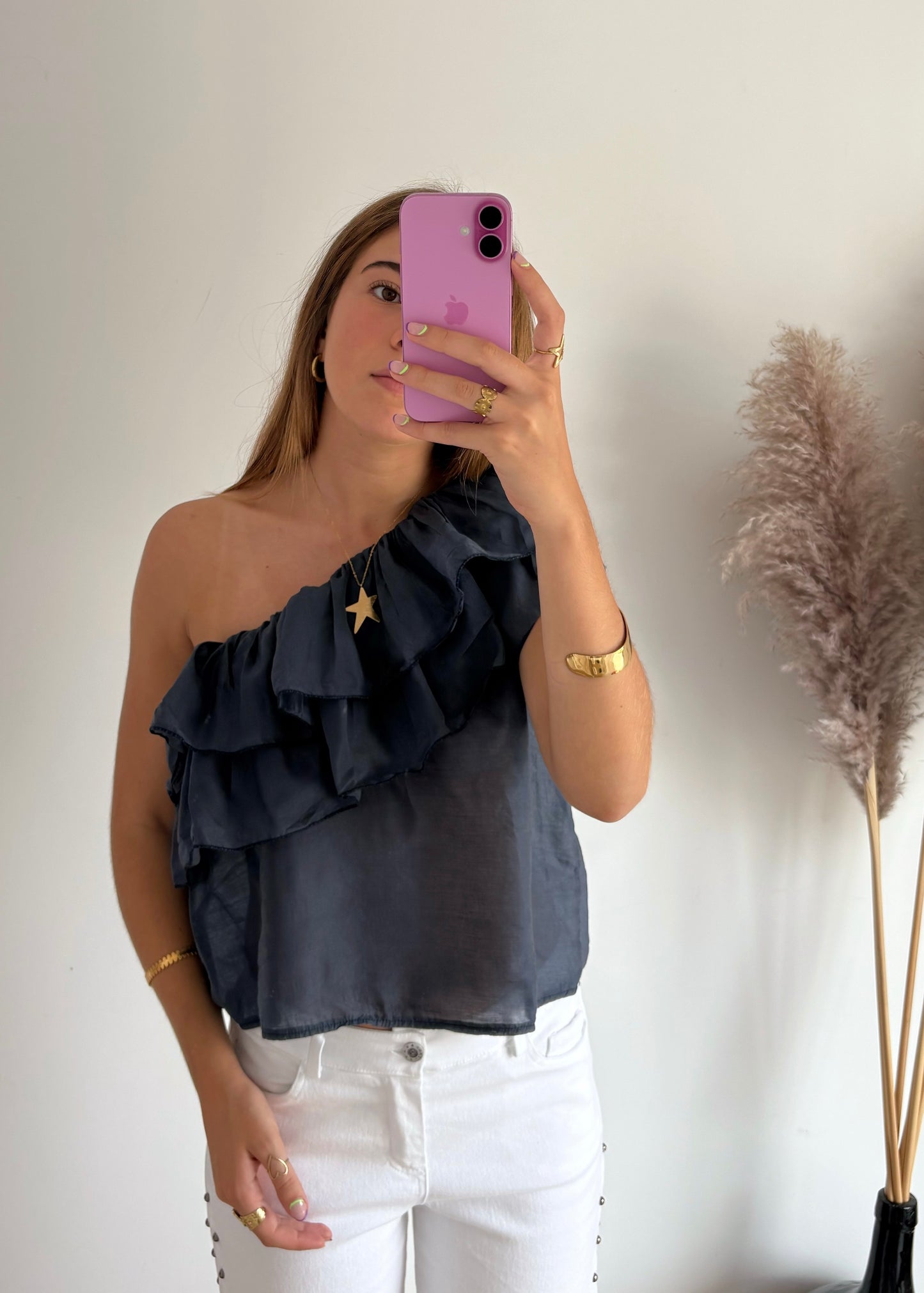 Blusa de Um Ombro com Folhos