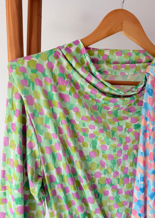 vestido com mangas e padrao kakau store