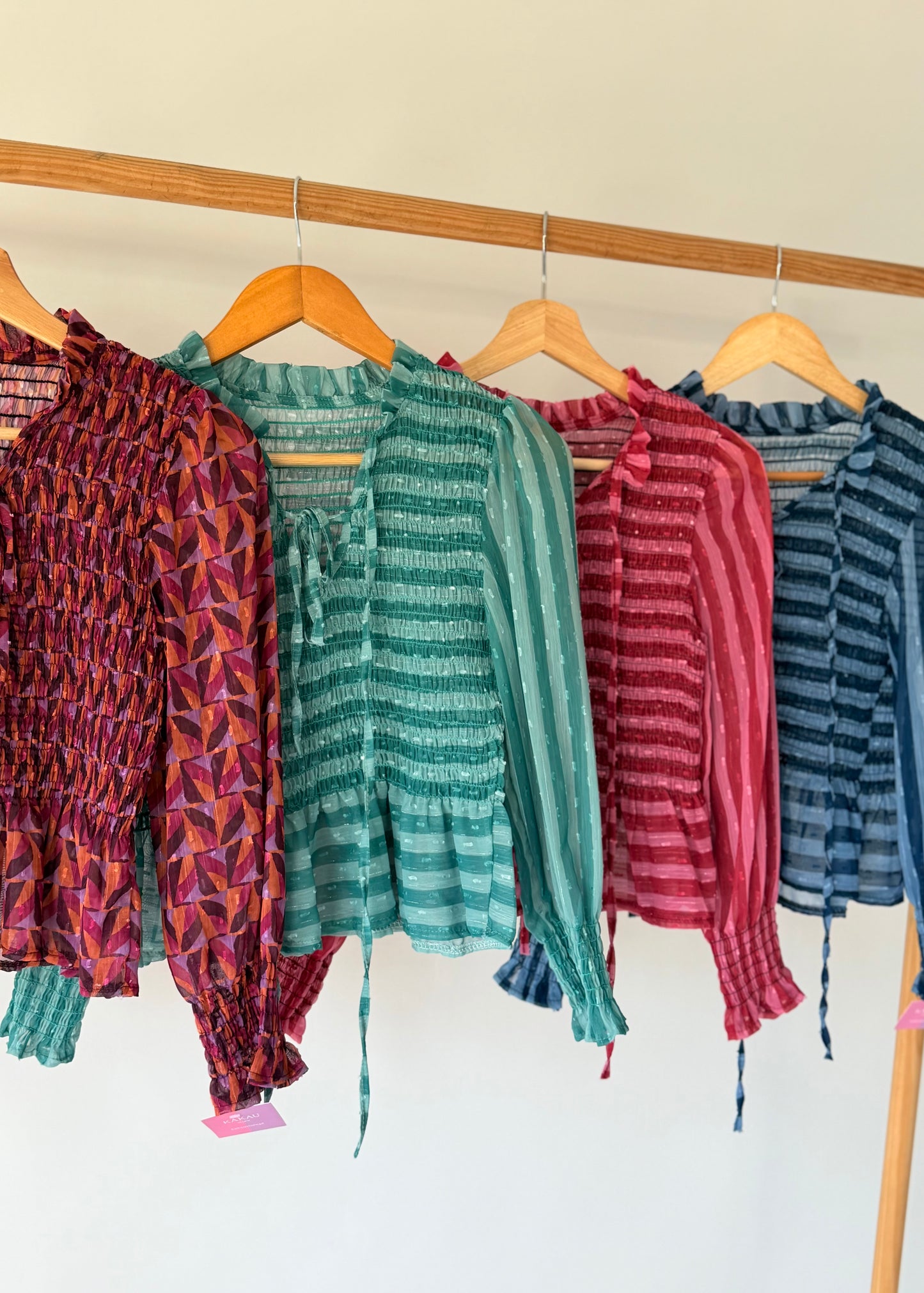 Blusa com Elásticos e Atilho