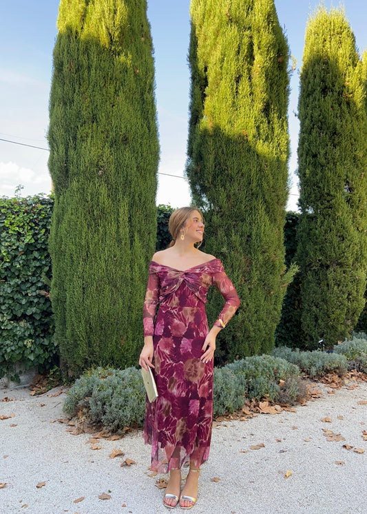 Vestido tule ombros descobertos