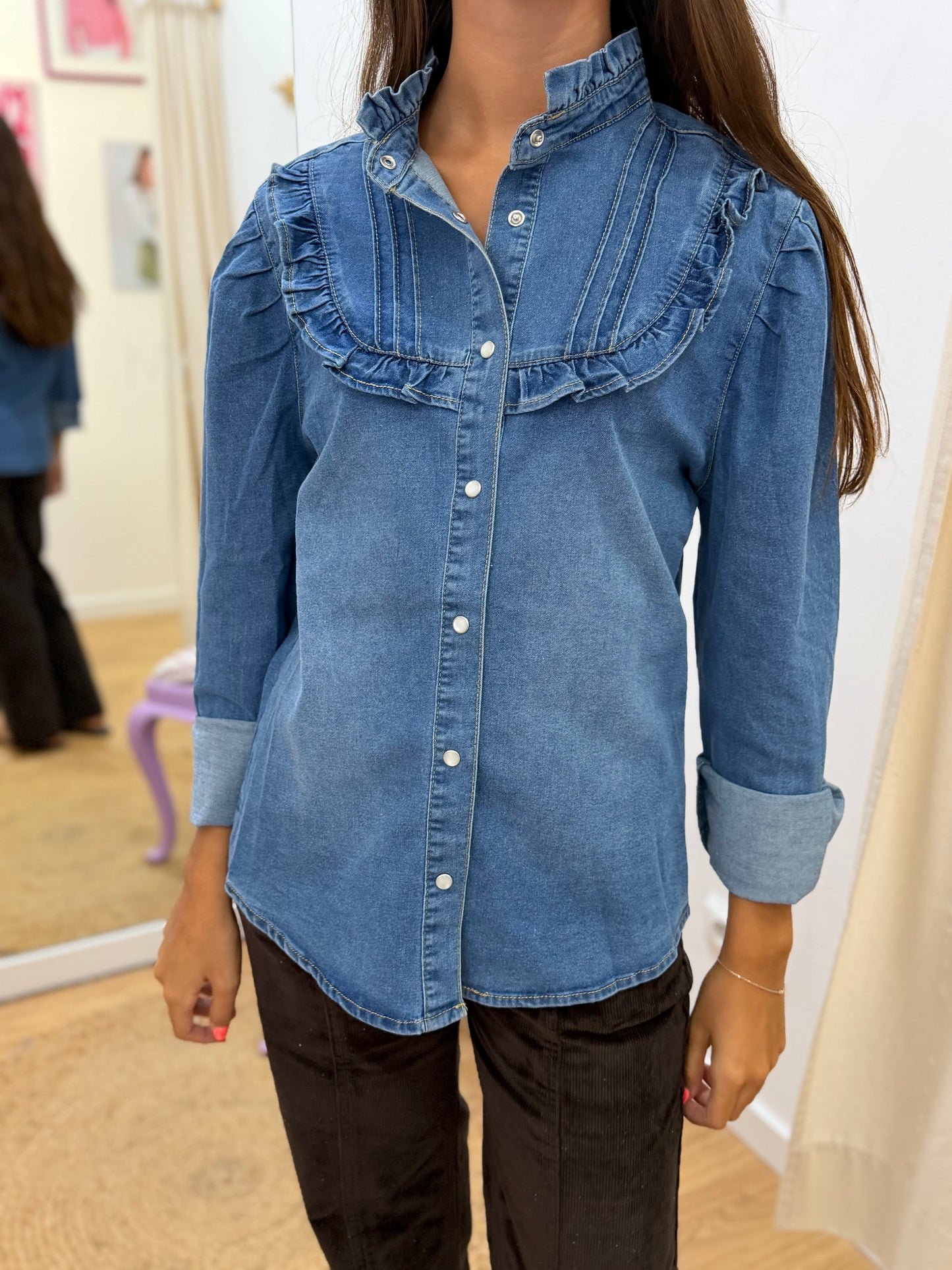 Camisa de Ganga com Detalhes na Gola