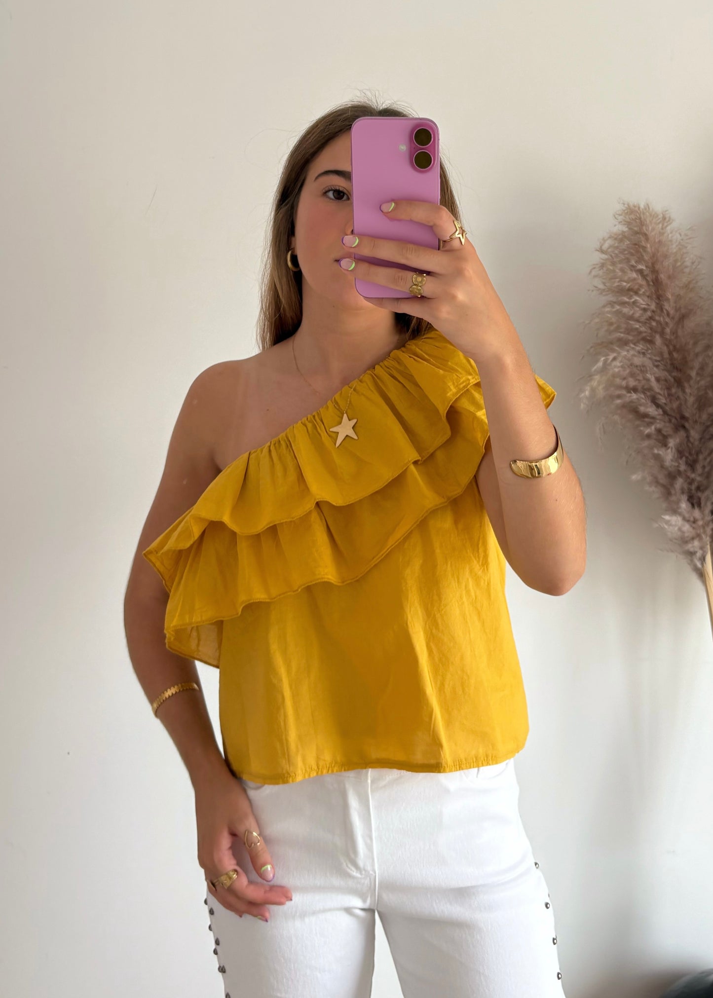 Blusa de Um Ombro com Folhos