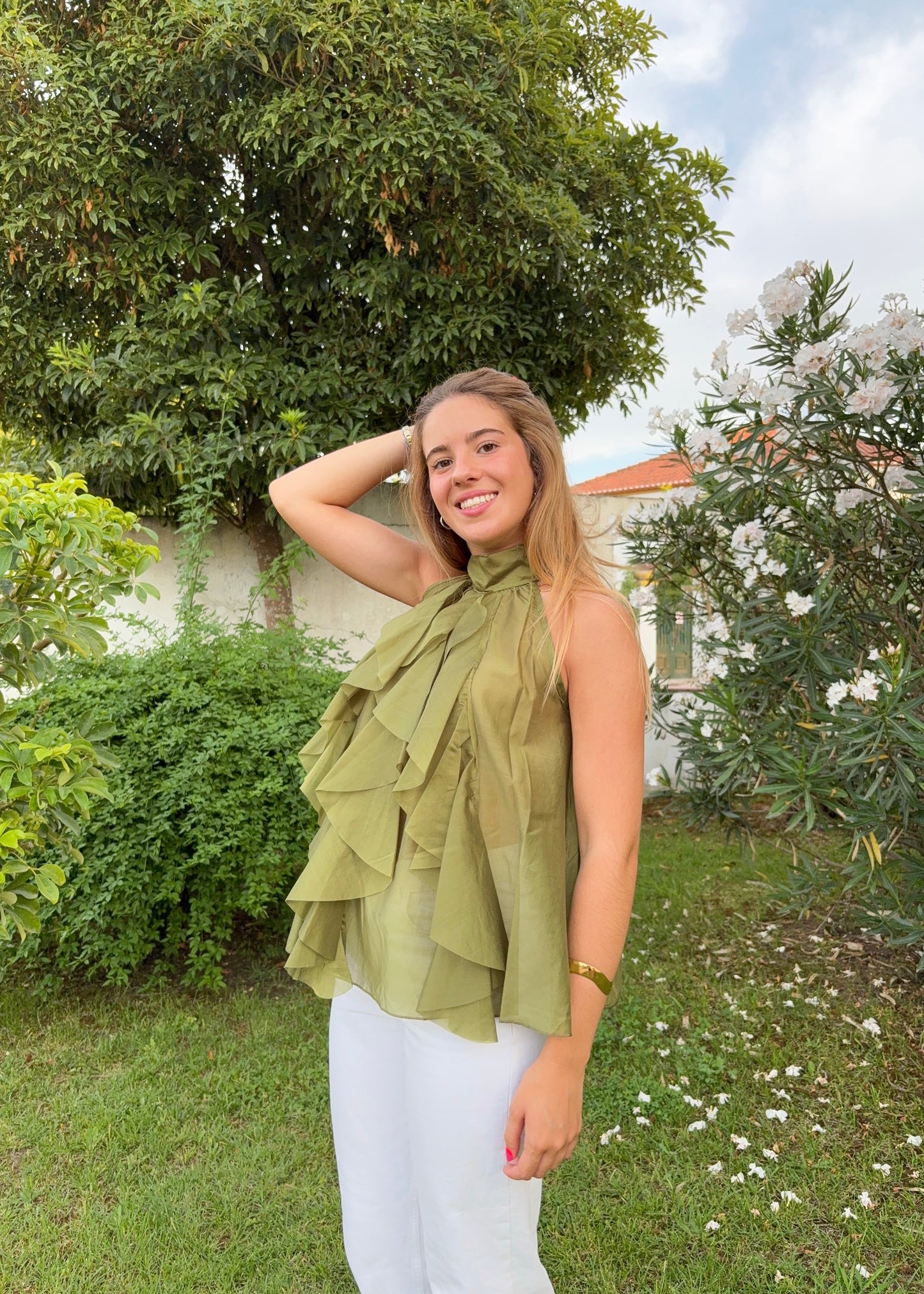 Blusa de Gola Alta com Folhos