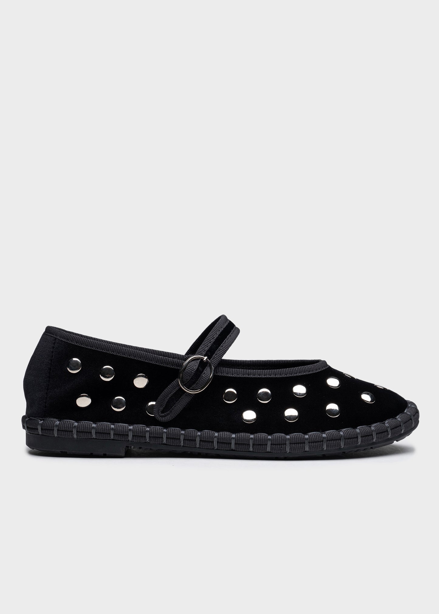 sabrinas com tachas femininas kakau store