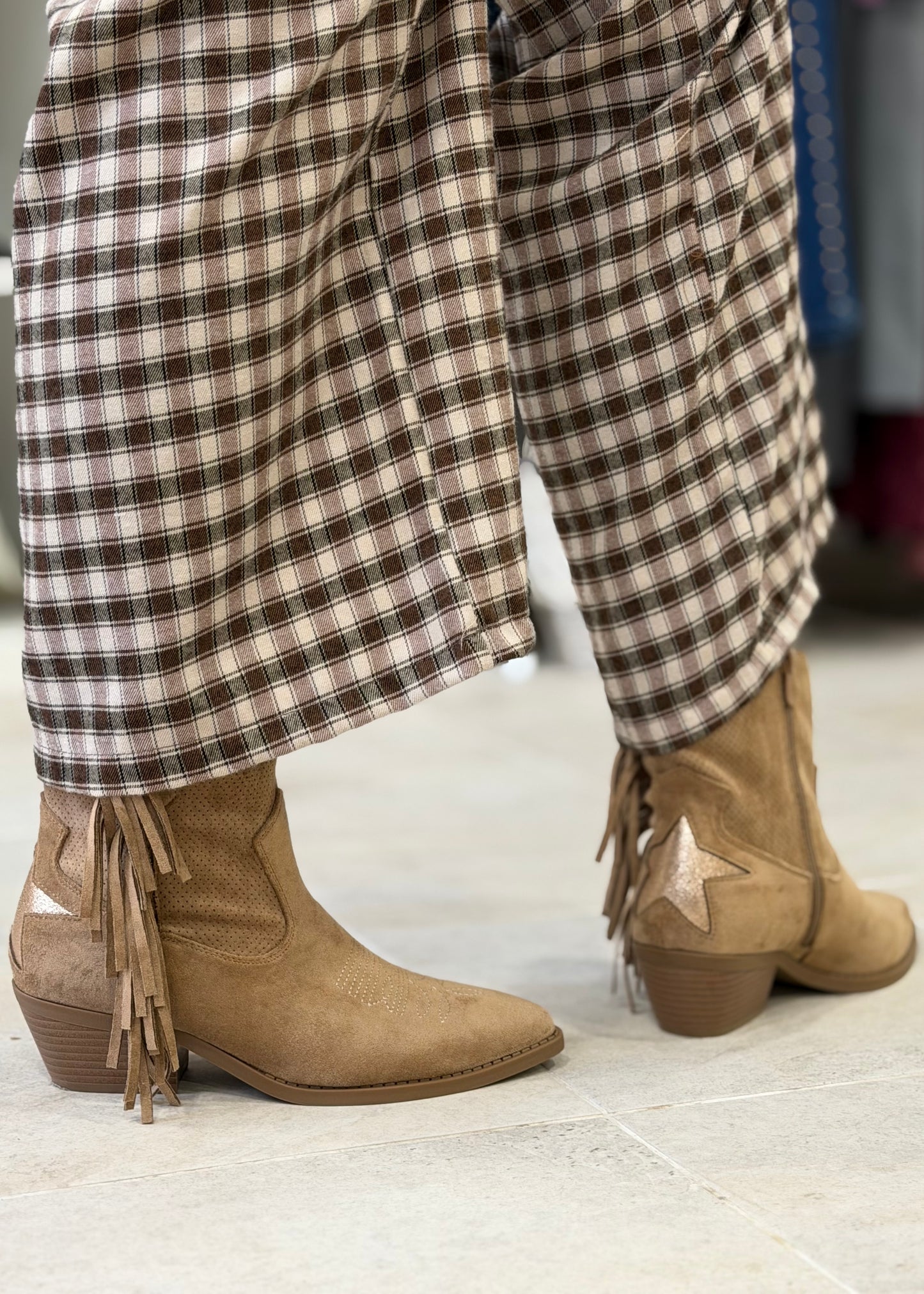 Botas com Estrela e Franjas
