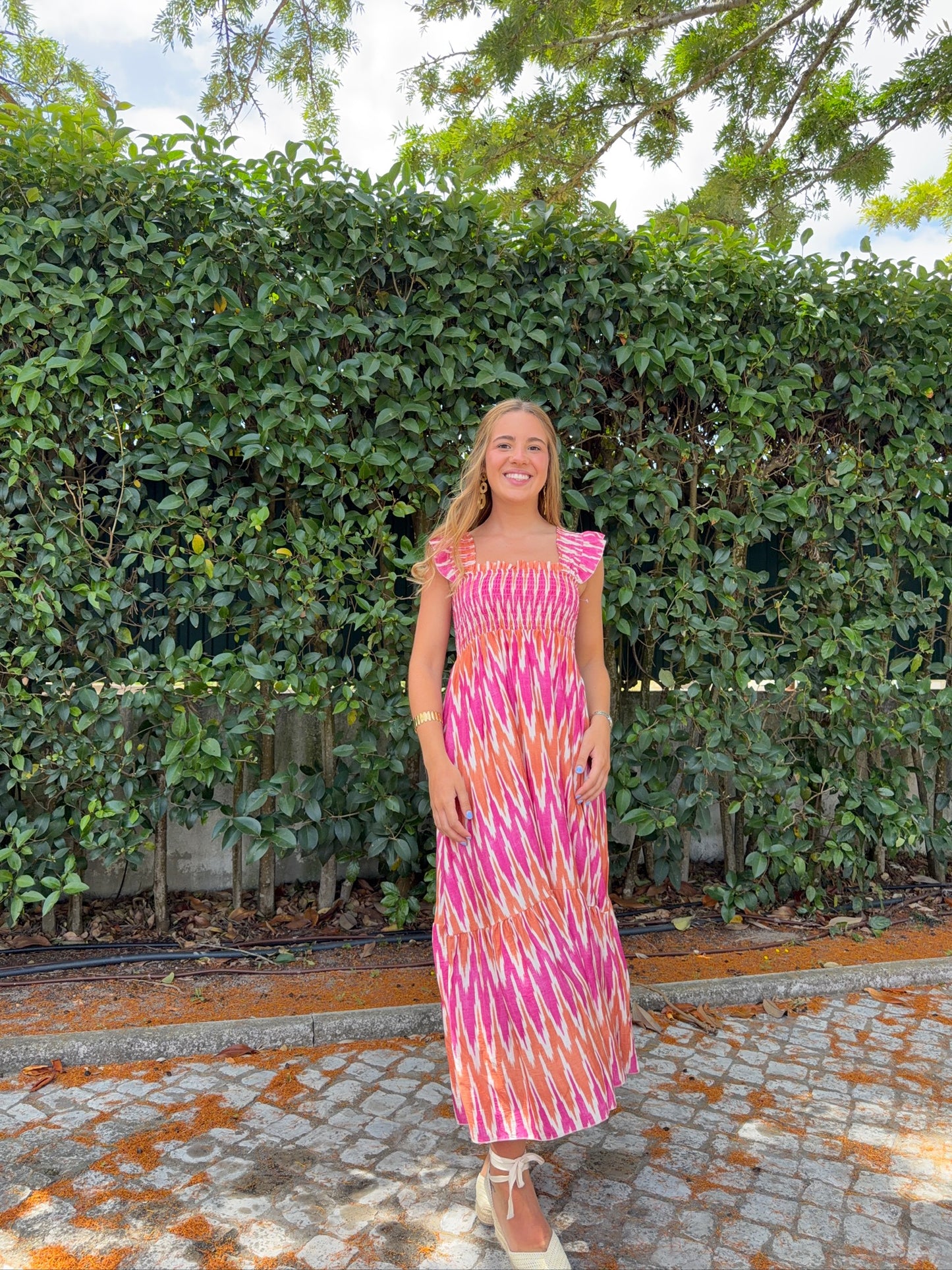 Vestido com Padrão e Elásticos