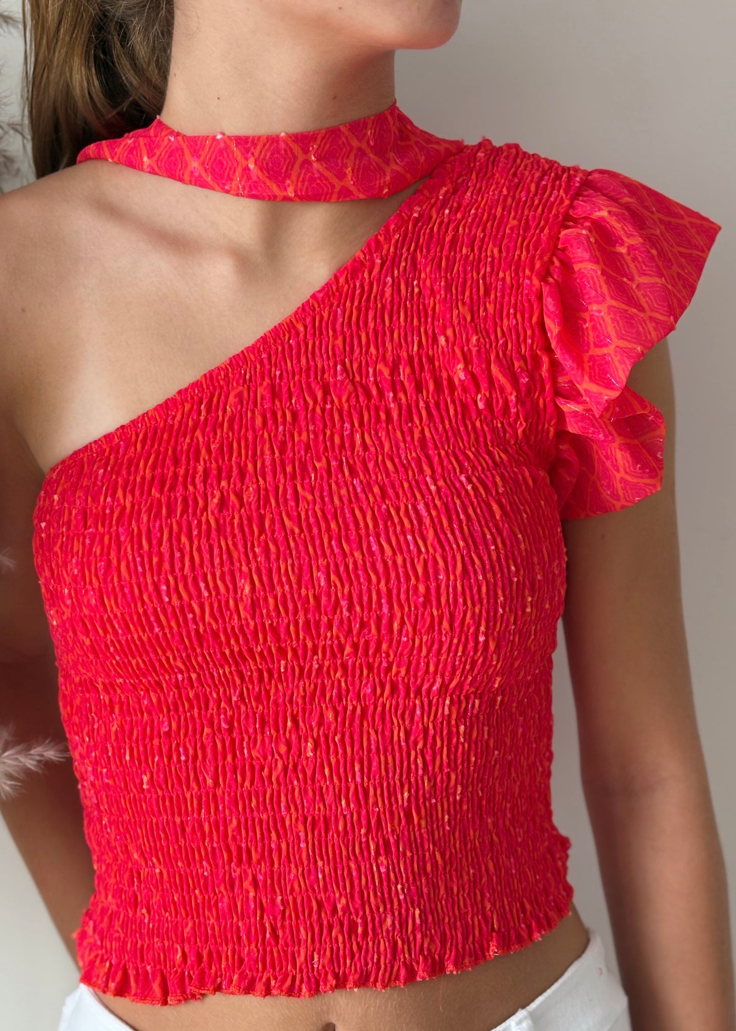 Top de Um Ombro com Lenço/Choker Opcional