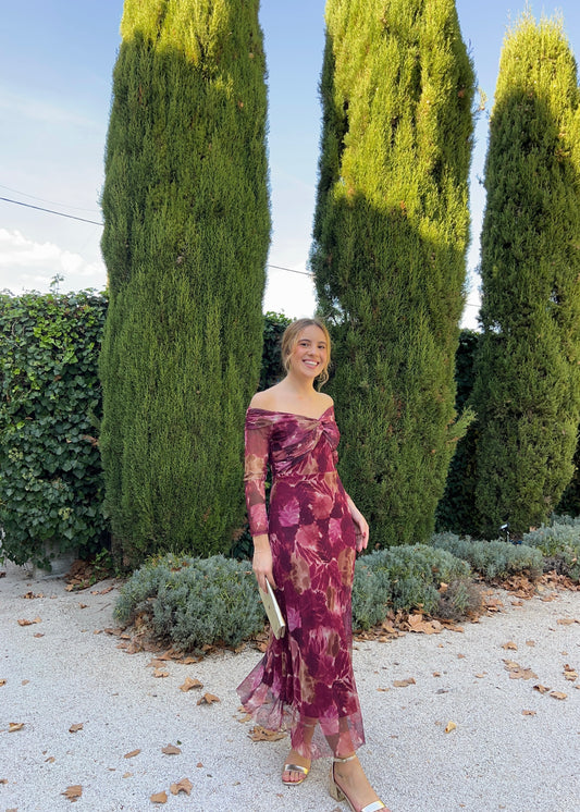 Vestido tule ombros descobertos