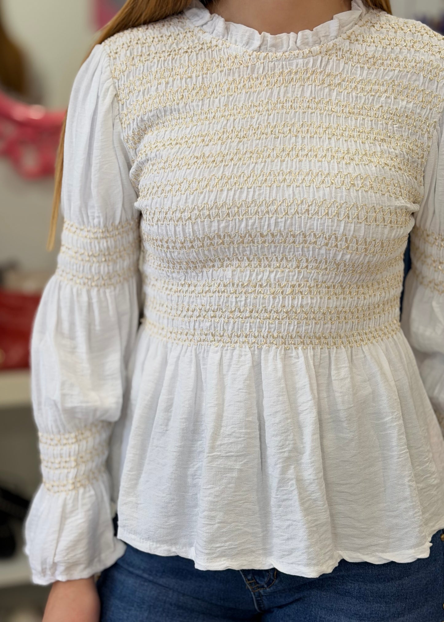 Blusa com Elásticos em Dourado
