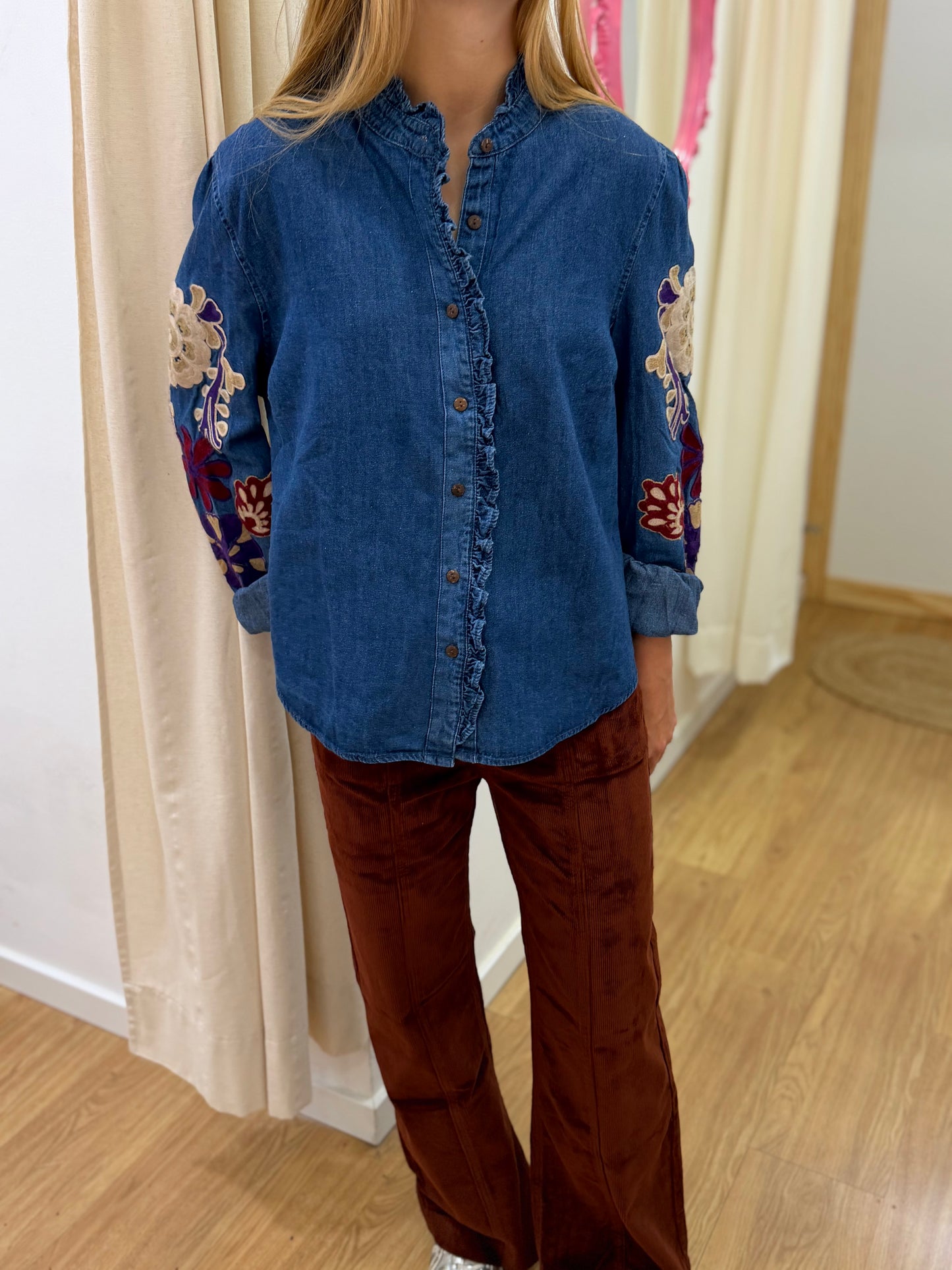 Camisa de Ganga com Bordados