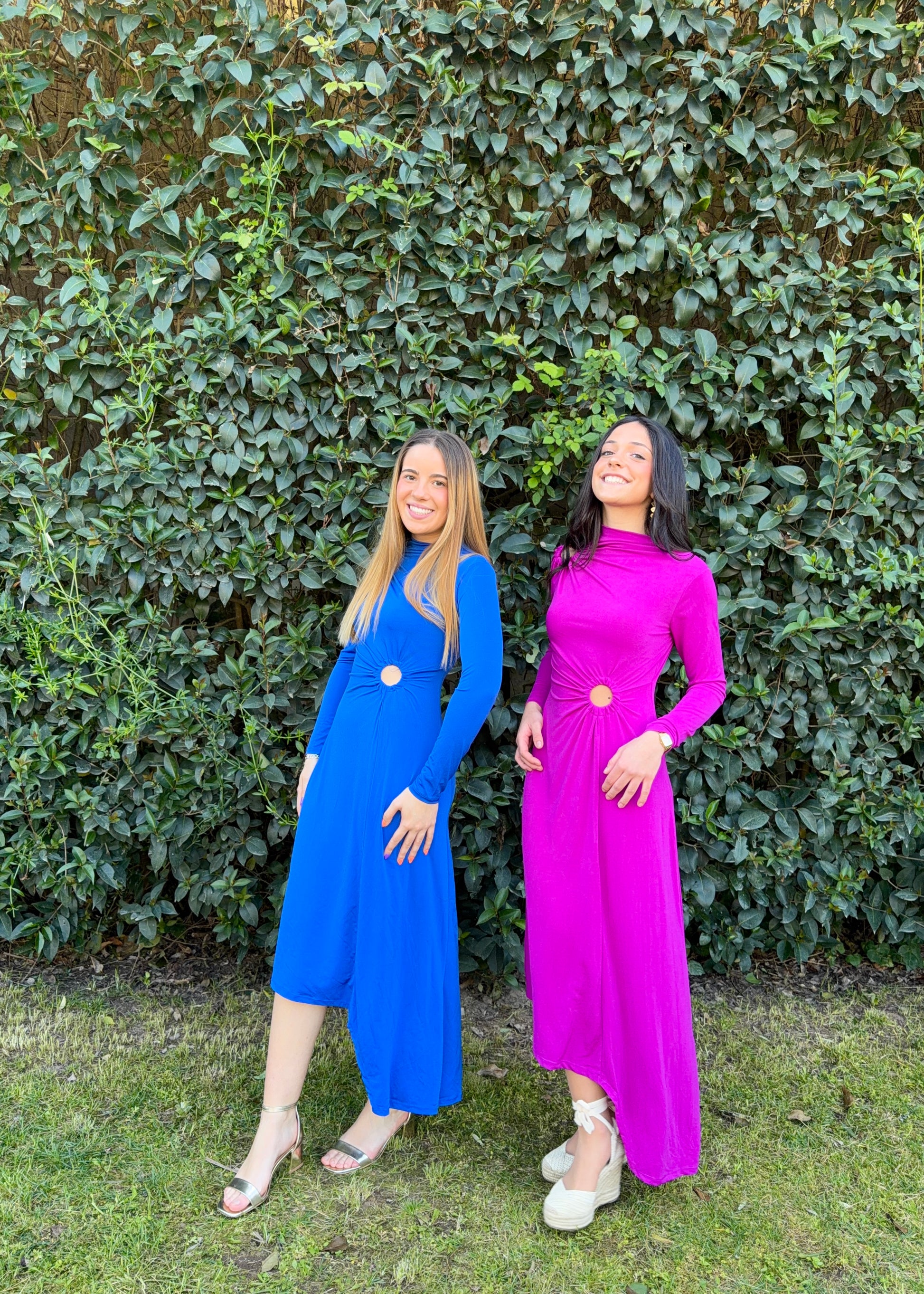 vestido com aberturas e assimetria kakau store