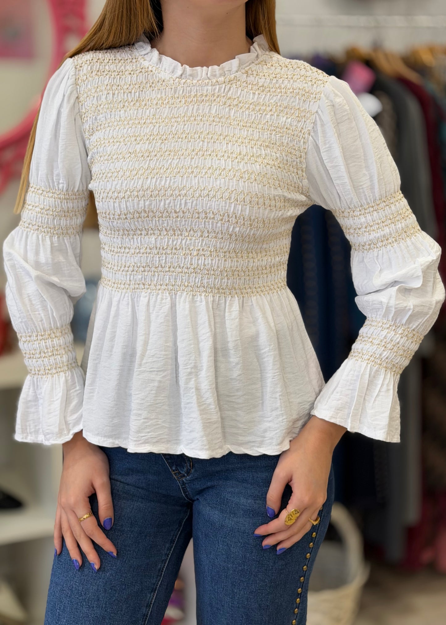 Blusa com Elásticos em Dourado