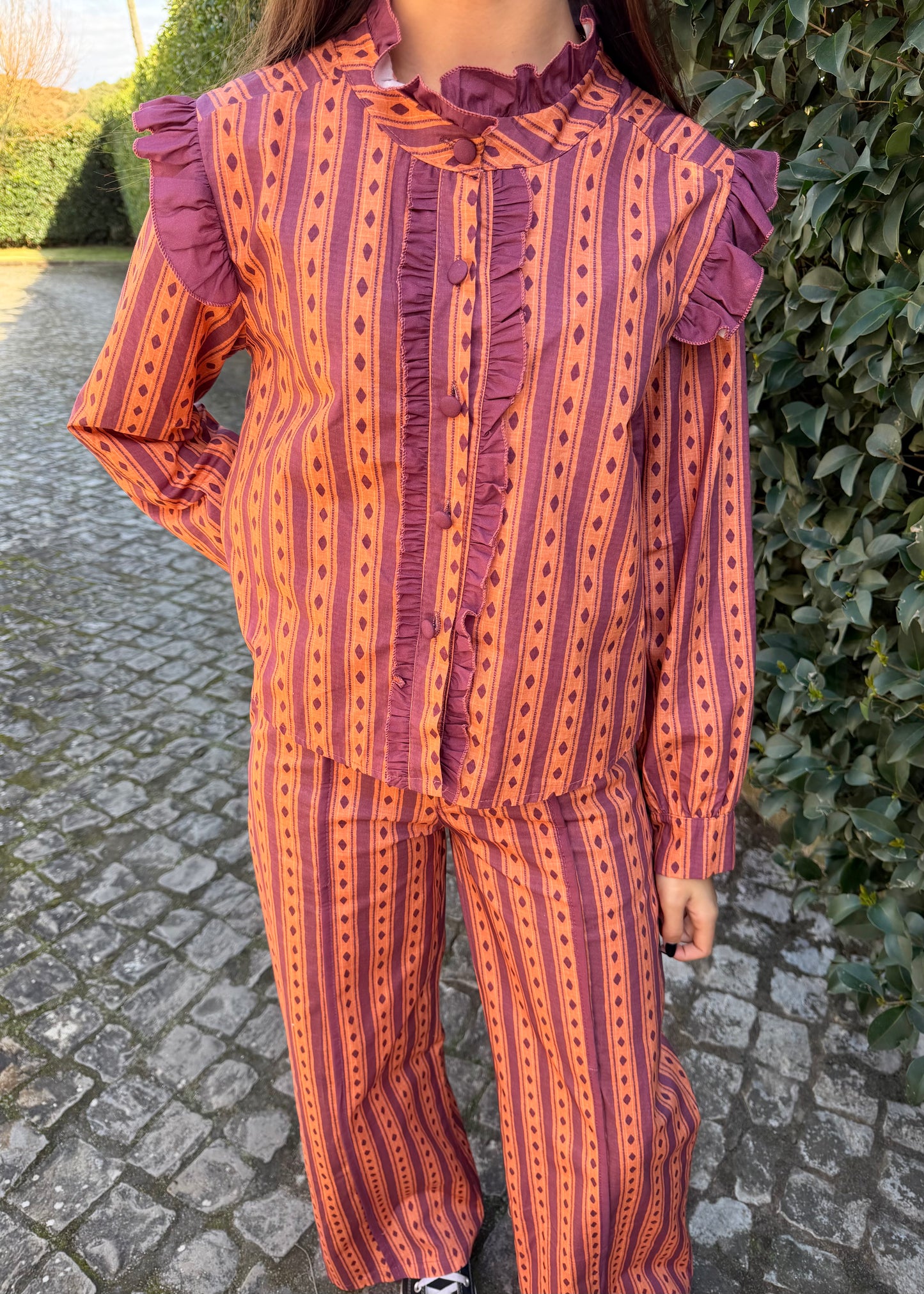 Blusa com Padrão e Folho