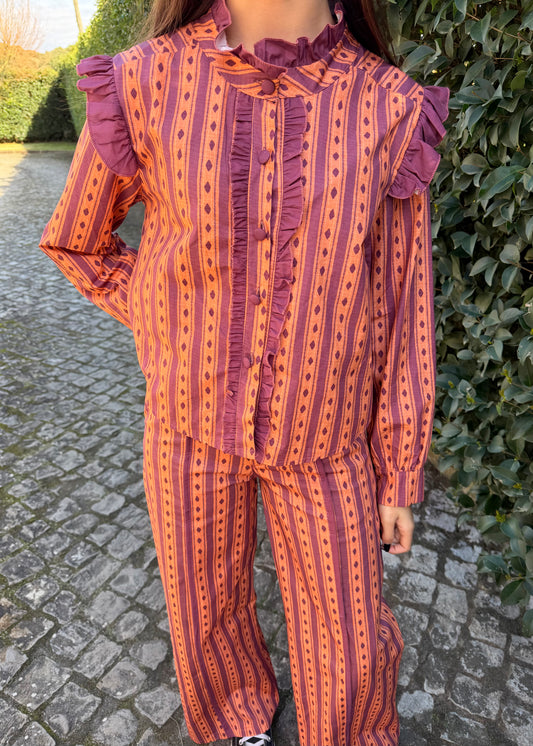 Blusa com Padrão e Folho