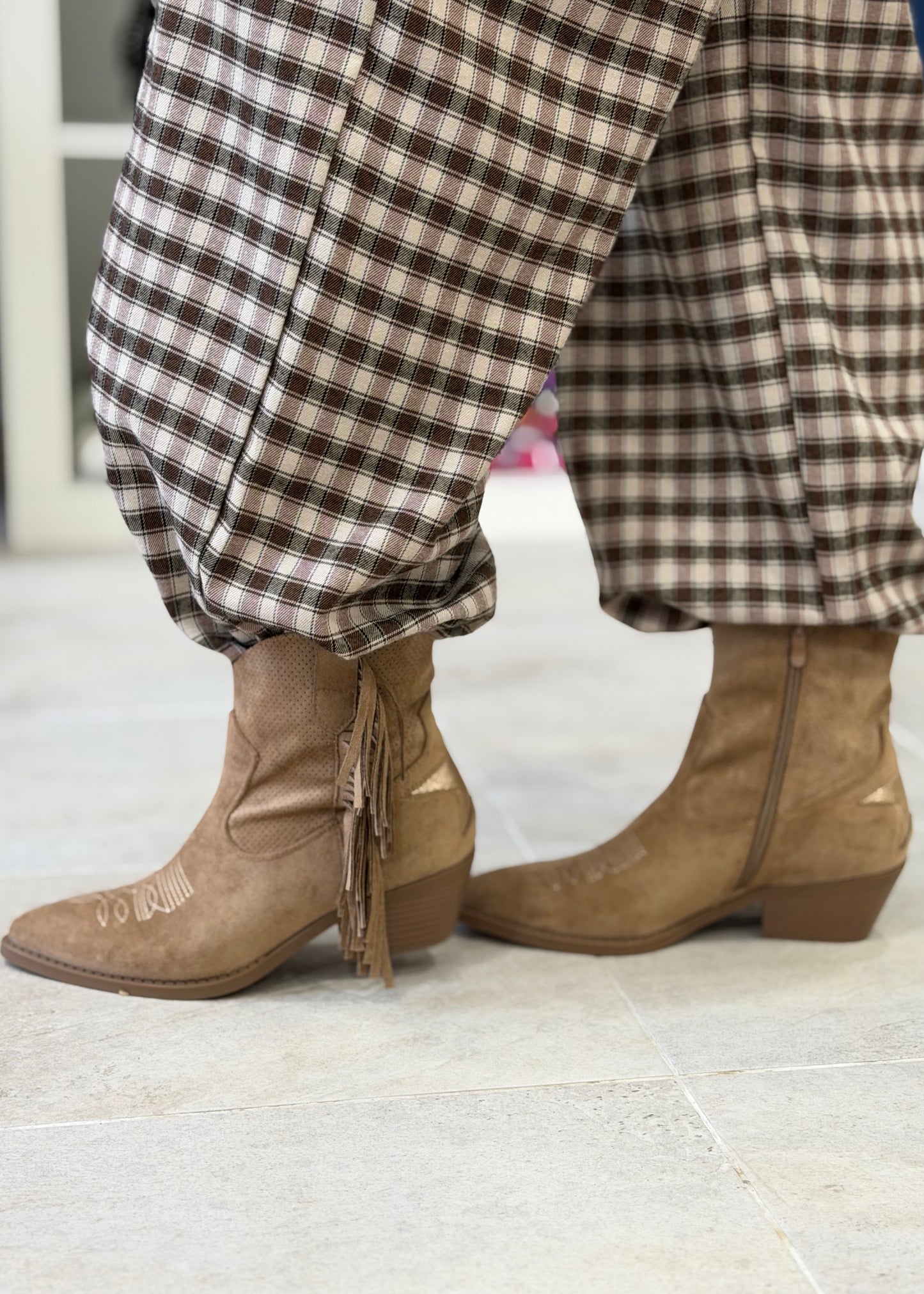 Botas com Estrela e Franjas