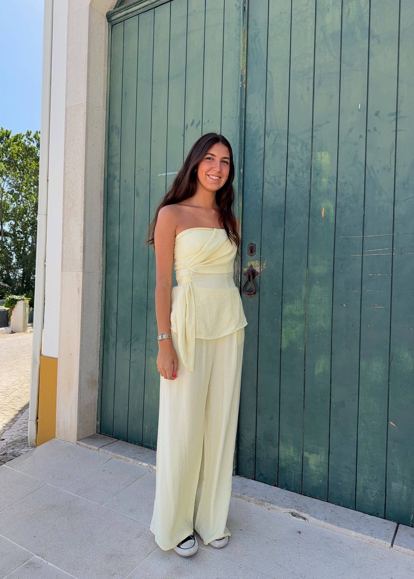 Conjunto Liso com Detalhes