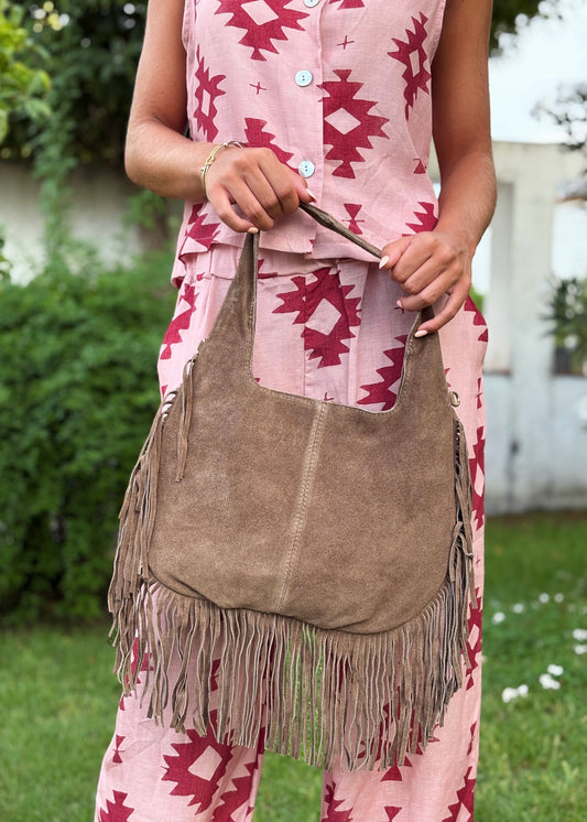 Mala Boho em Pele Taupe com Franjas 