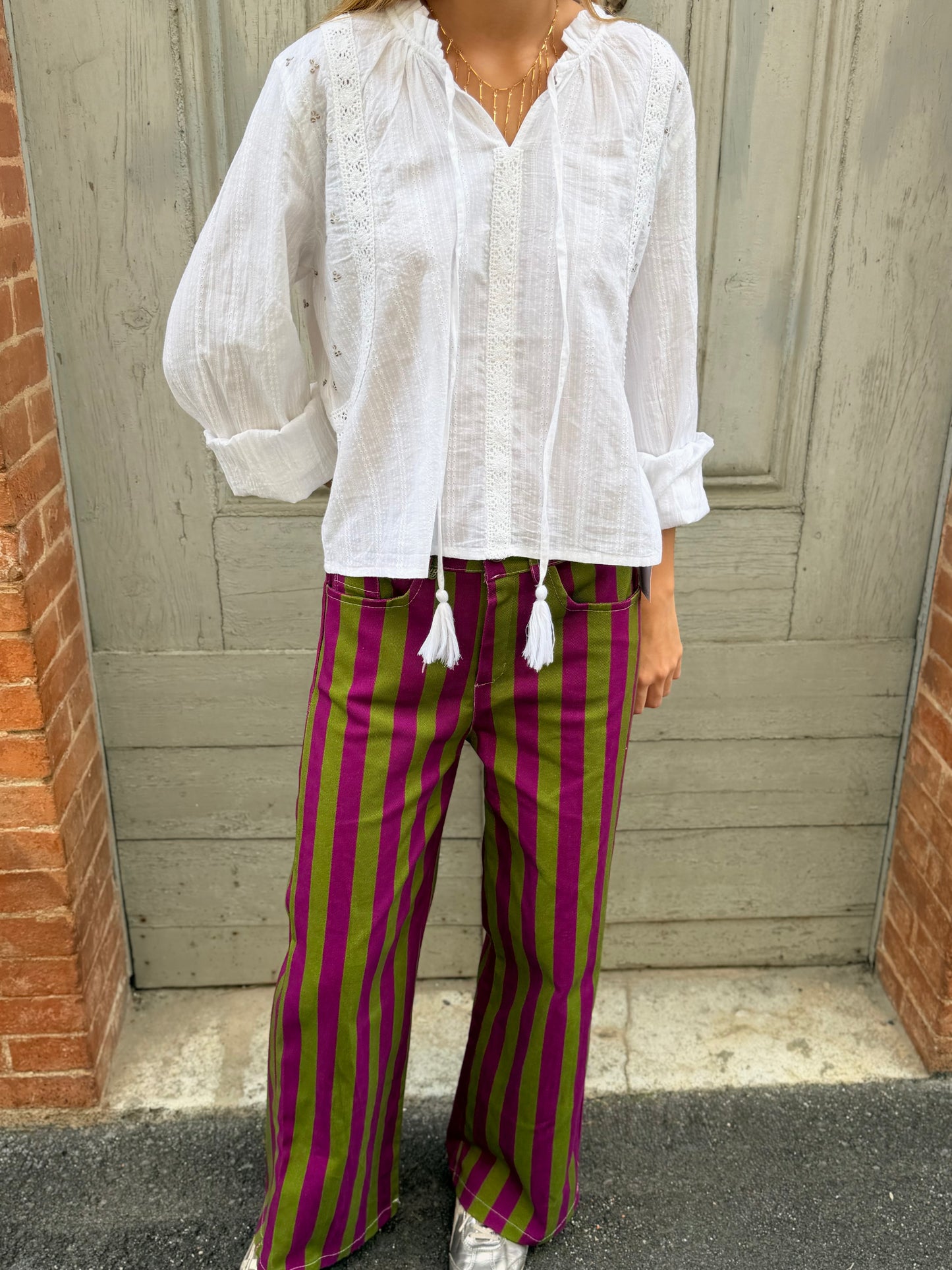 Blusa Branca com Detalhes