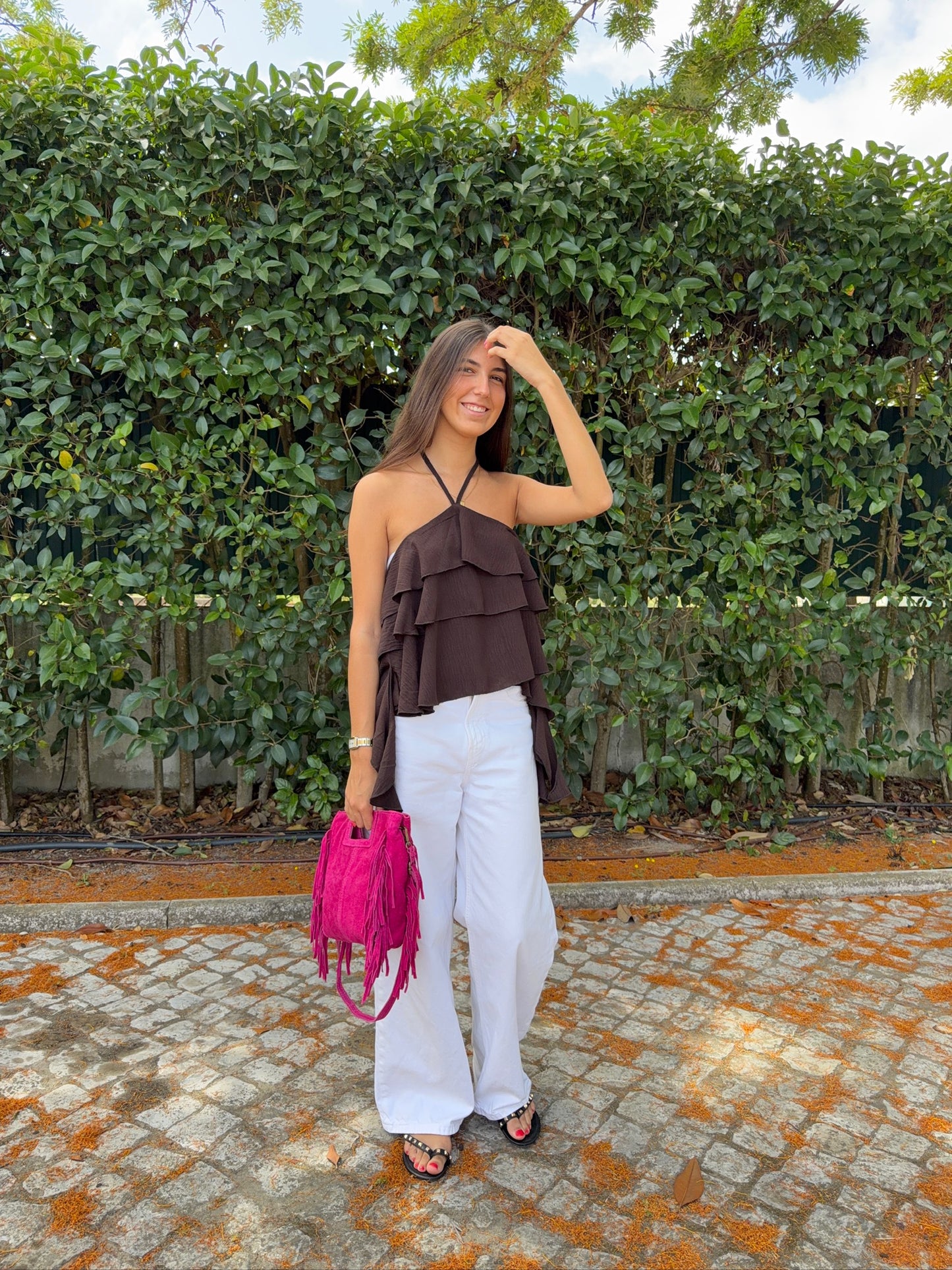 Top com Folhos e Atilhos
