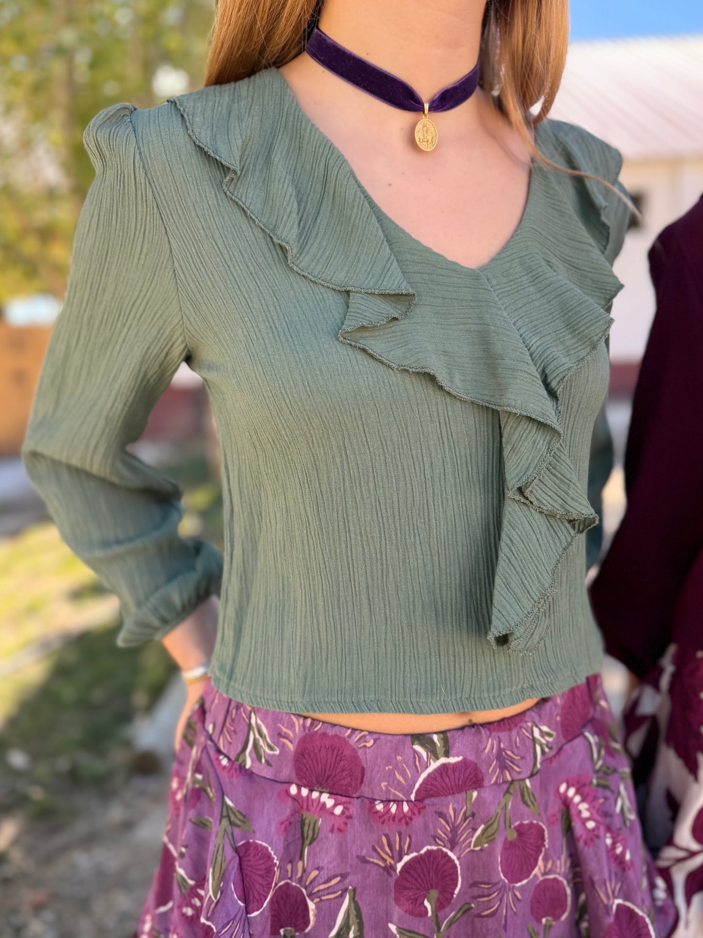 Blusa Lisa com Folhos