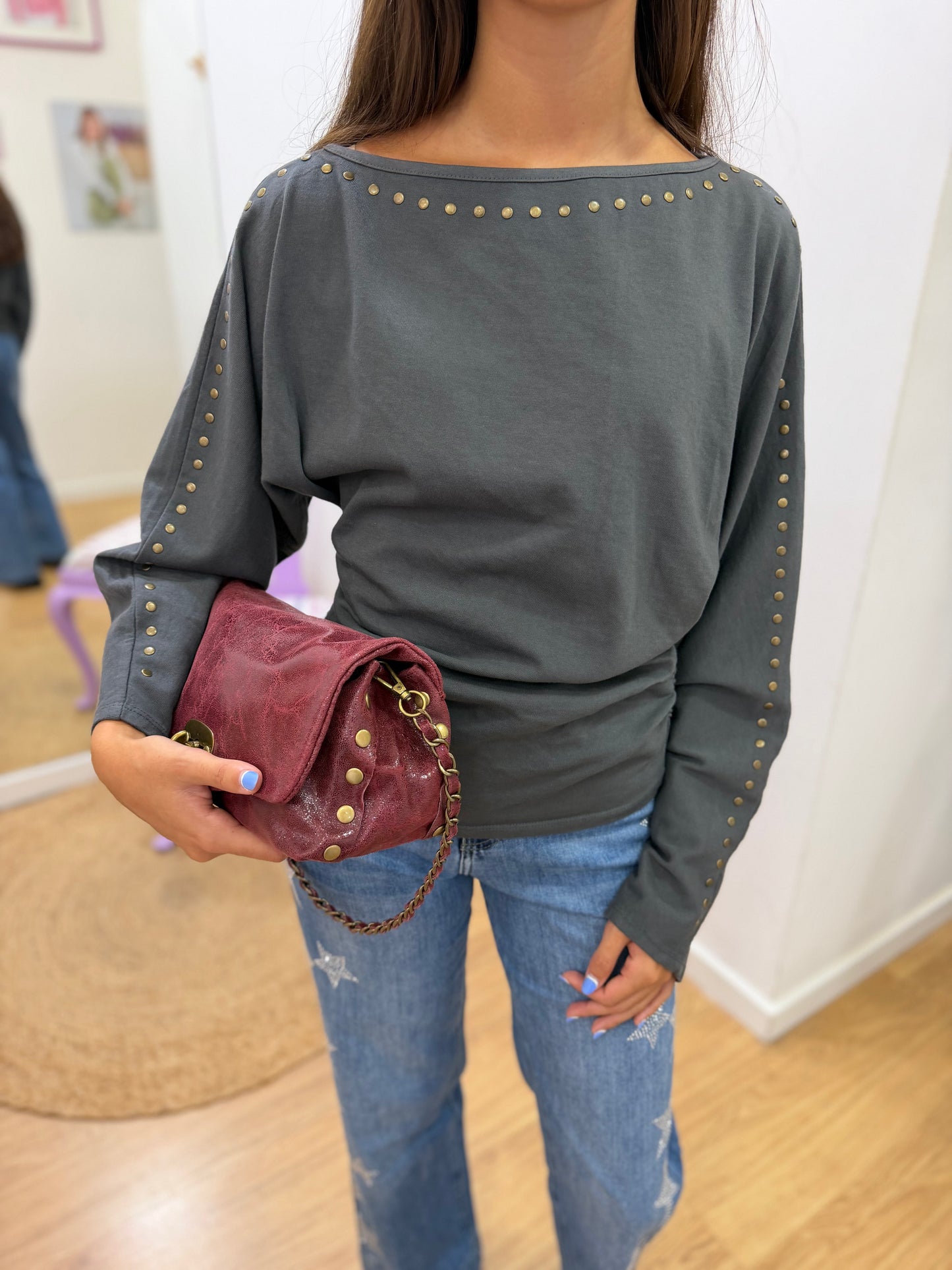 Camisola com Detalhes e Tachas