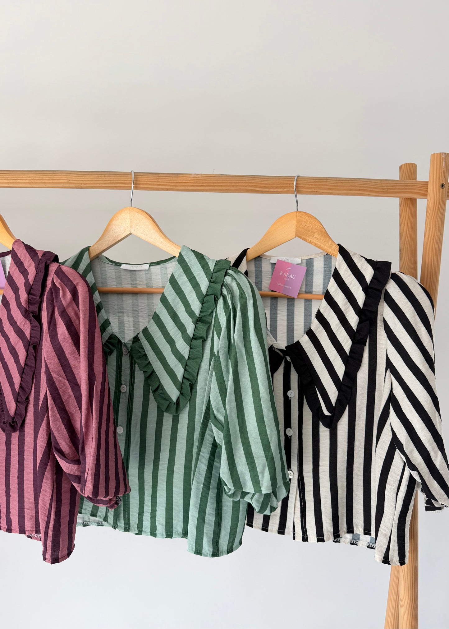 Blusa com Riscas e Gola