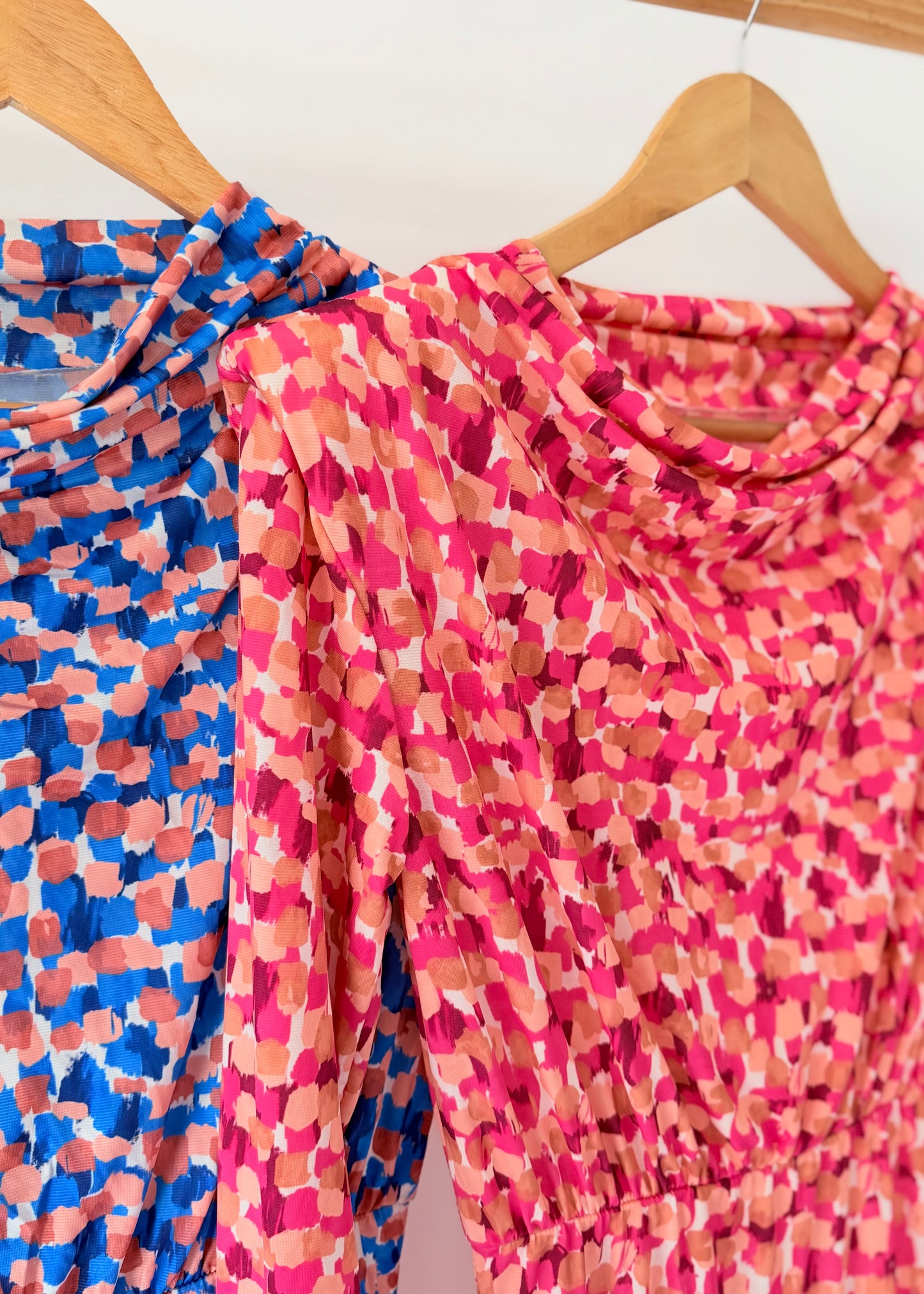 vestido com mangas e padrao kakau store
