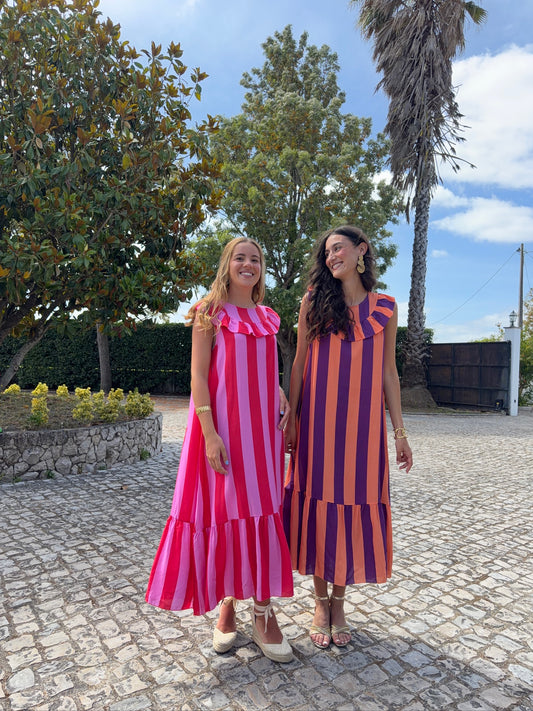 Vestido com Riscas e Folhos