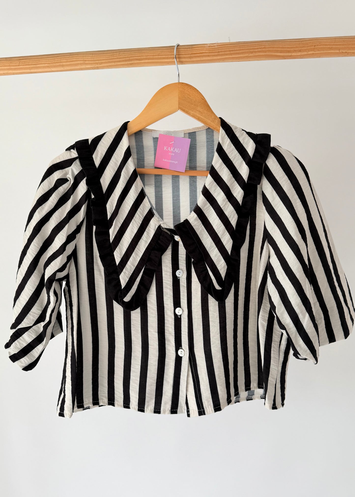 Blusa com Riscas e Gola