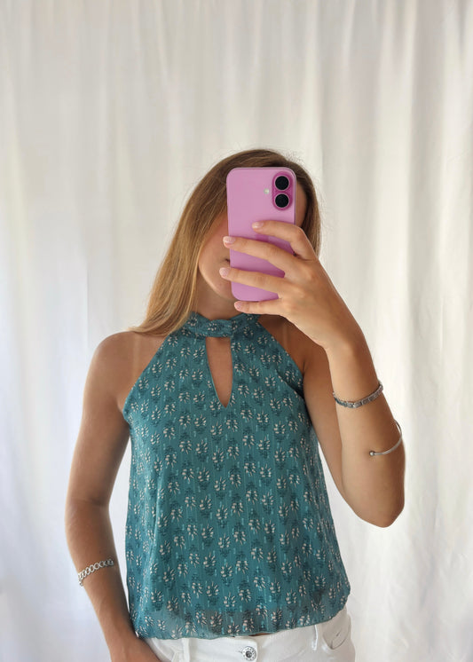 Top Estampado com Abertura Frontal
