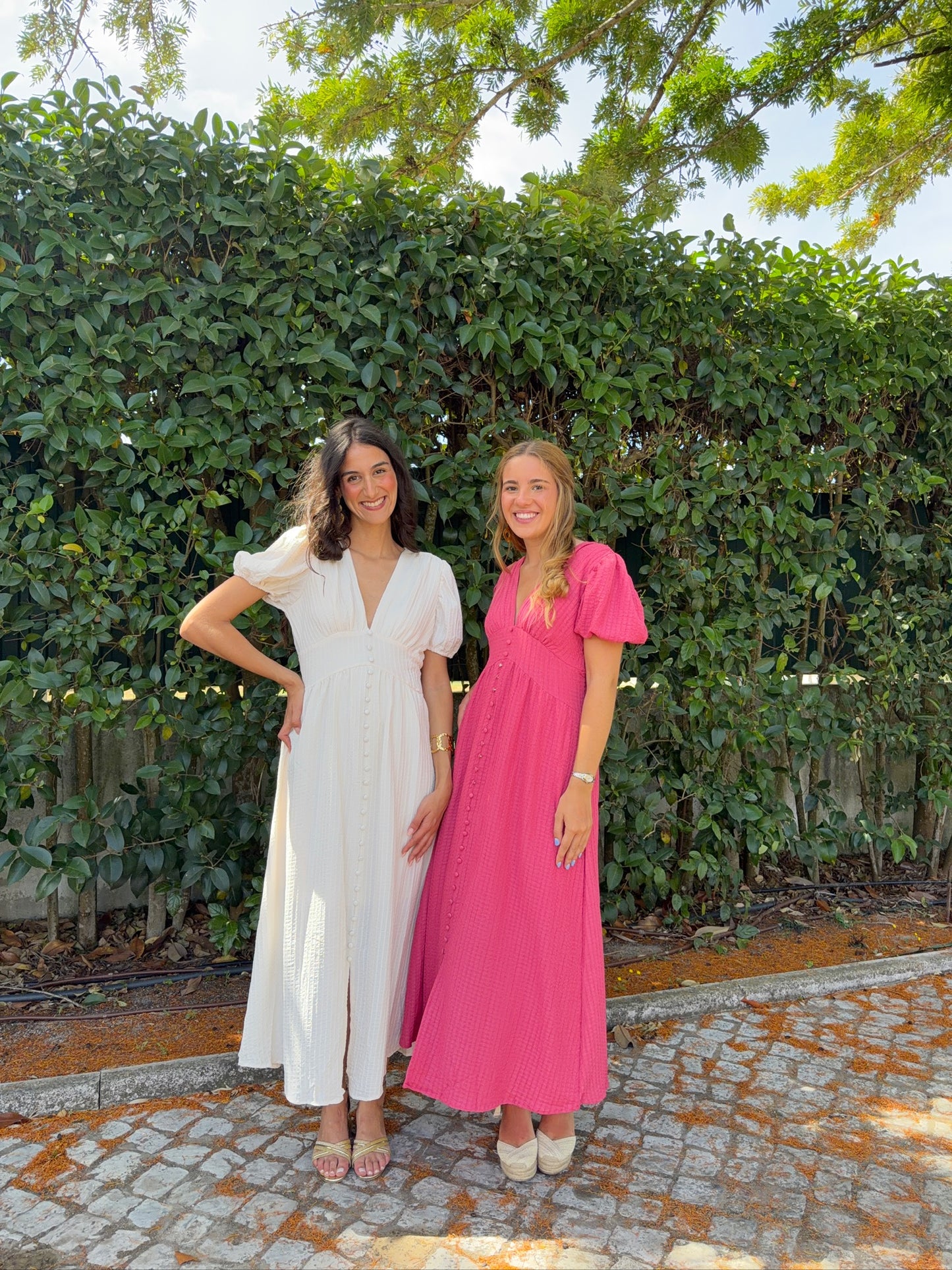Vestido com Decote em V e Manga Balão