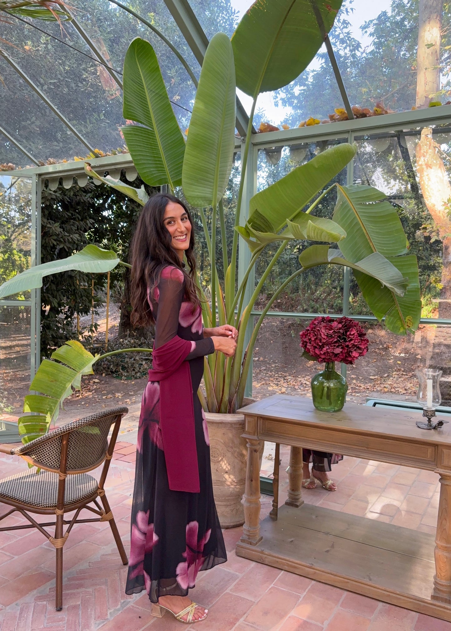 Vestido longo em tule com flores em destaque