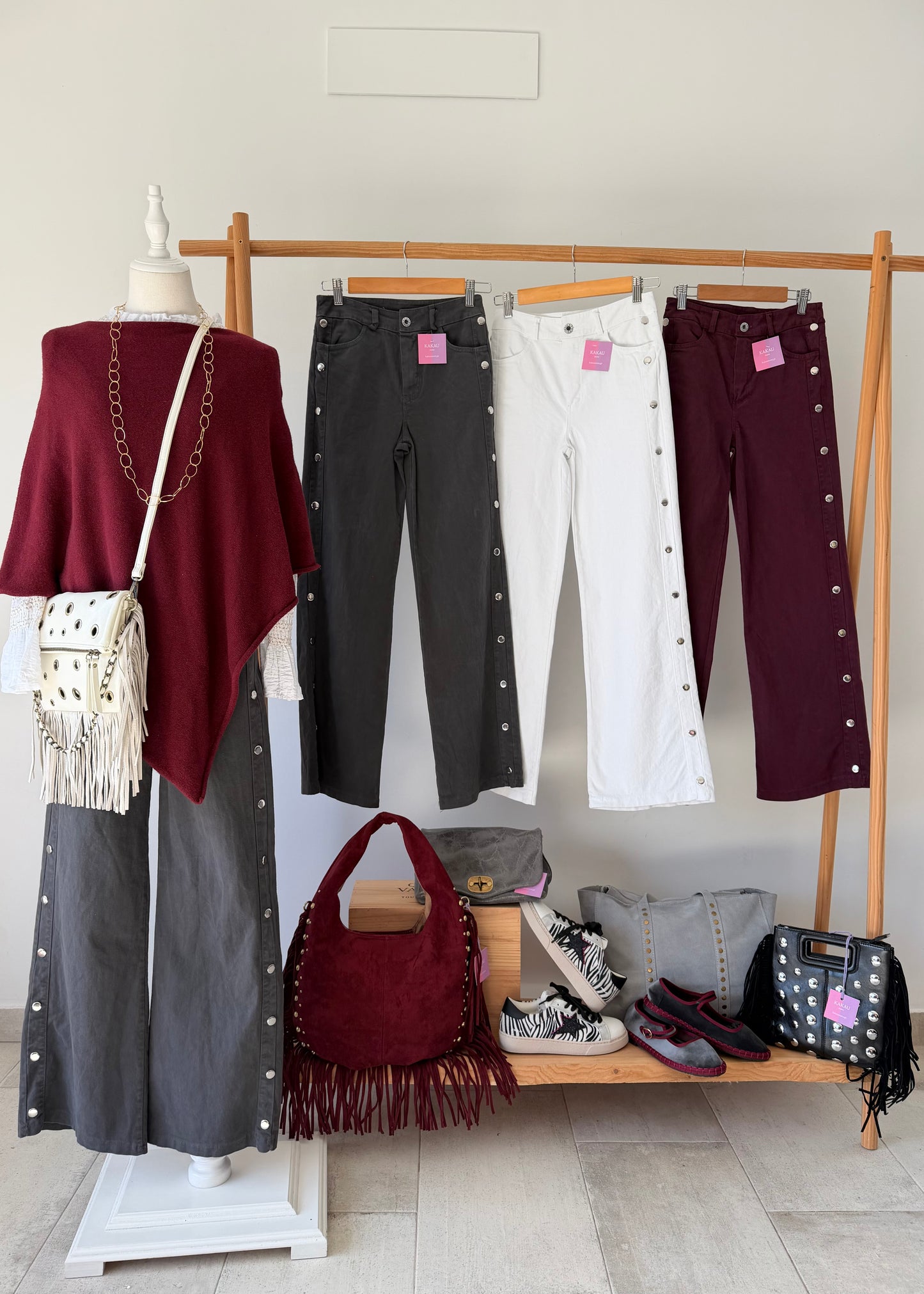 calcas femininas tachas laterais kakau store