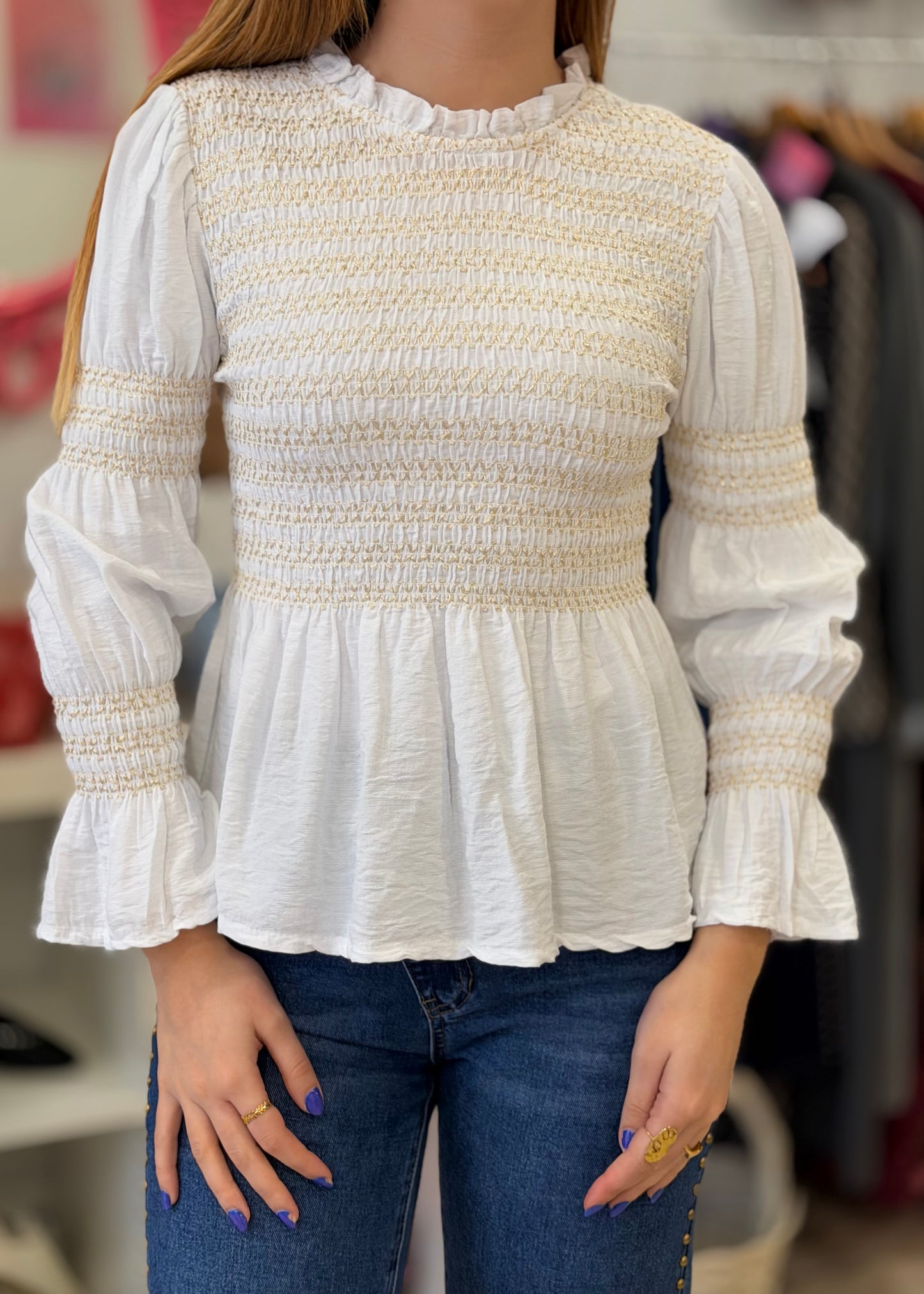Blusa com Elásticos em Dourado