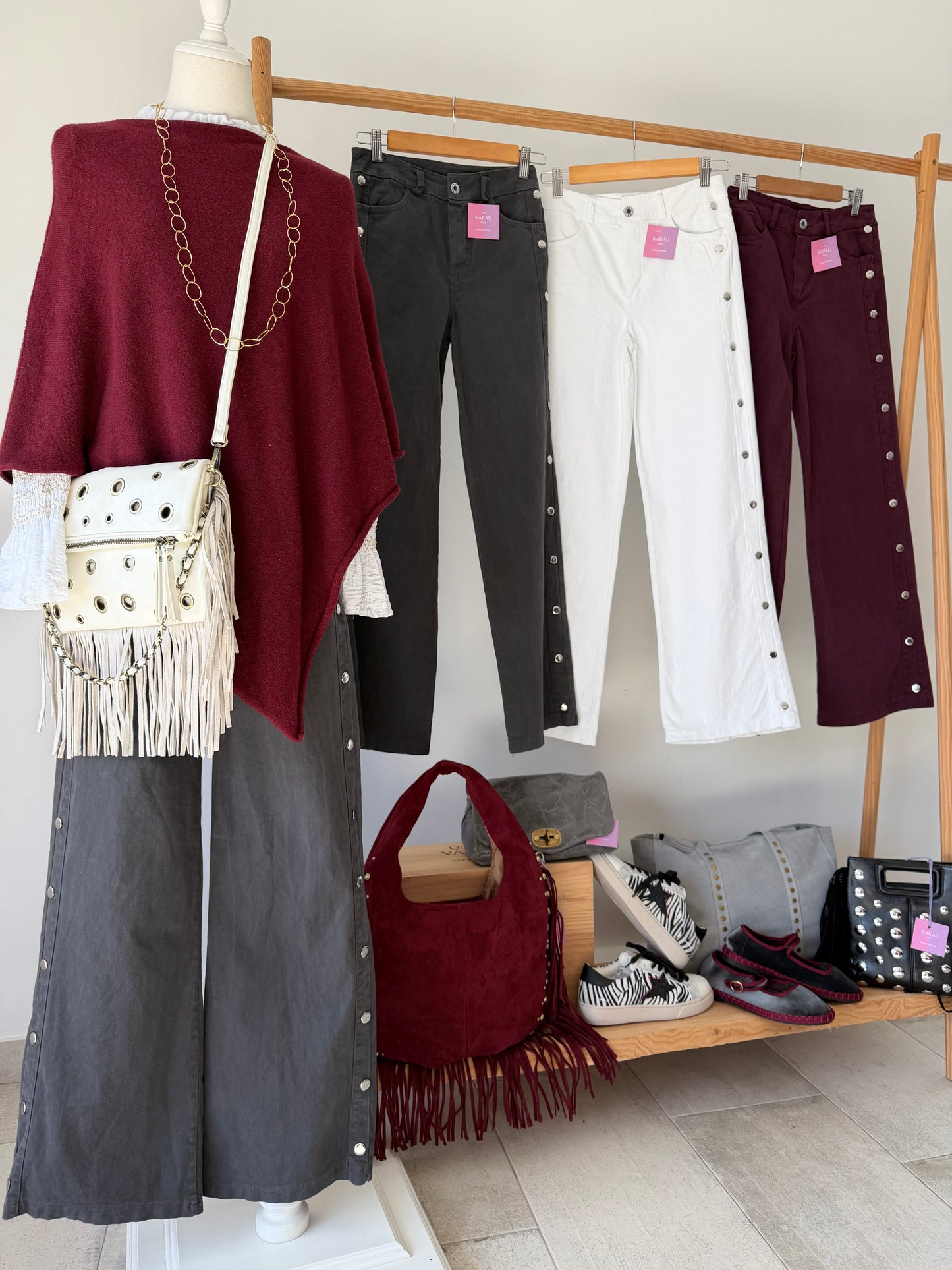 calcas femininas tachas laterais kakau store