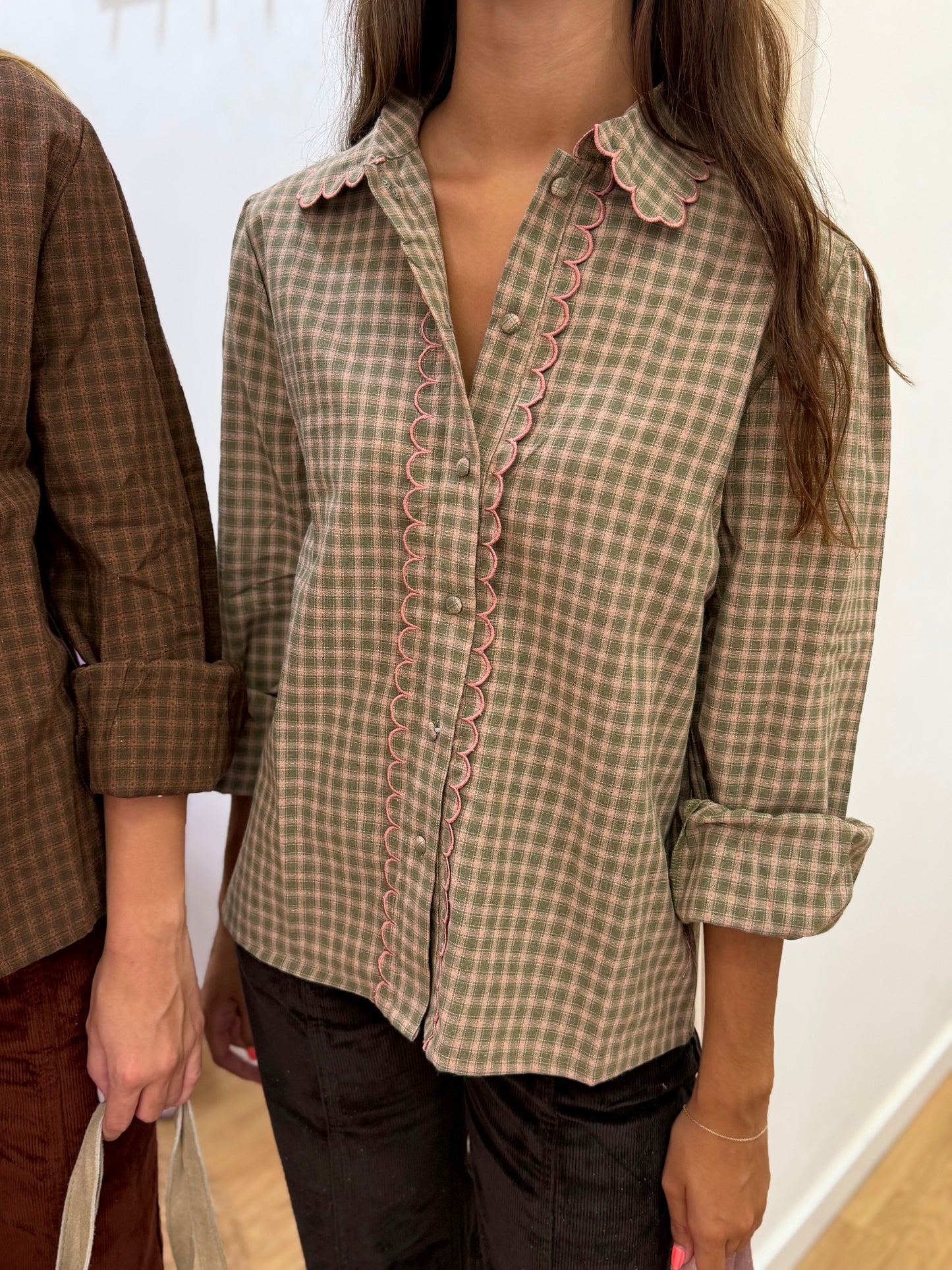 Camisa com Detalhes
