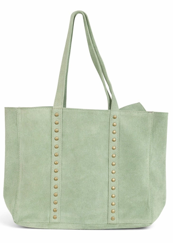 Mala de Ombro em Pele com Tachas e Fecho