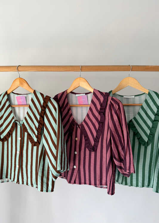 Blusa com Riscas e Gola