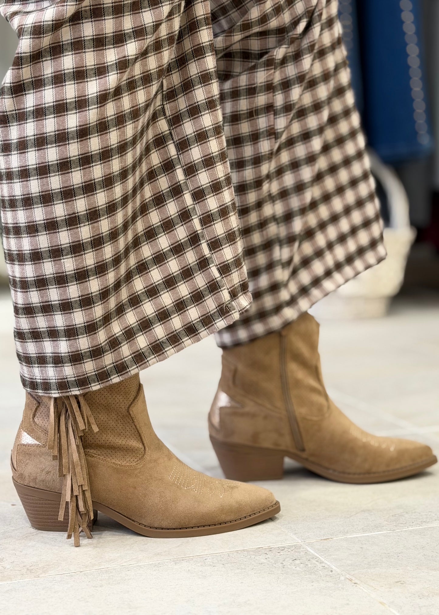 Botas com Estrela e Franjas
