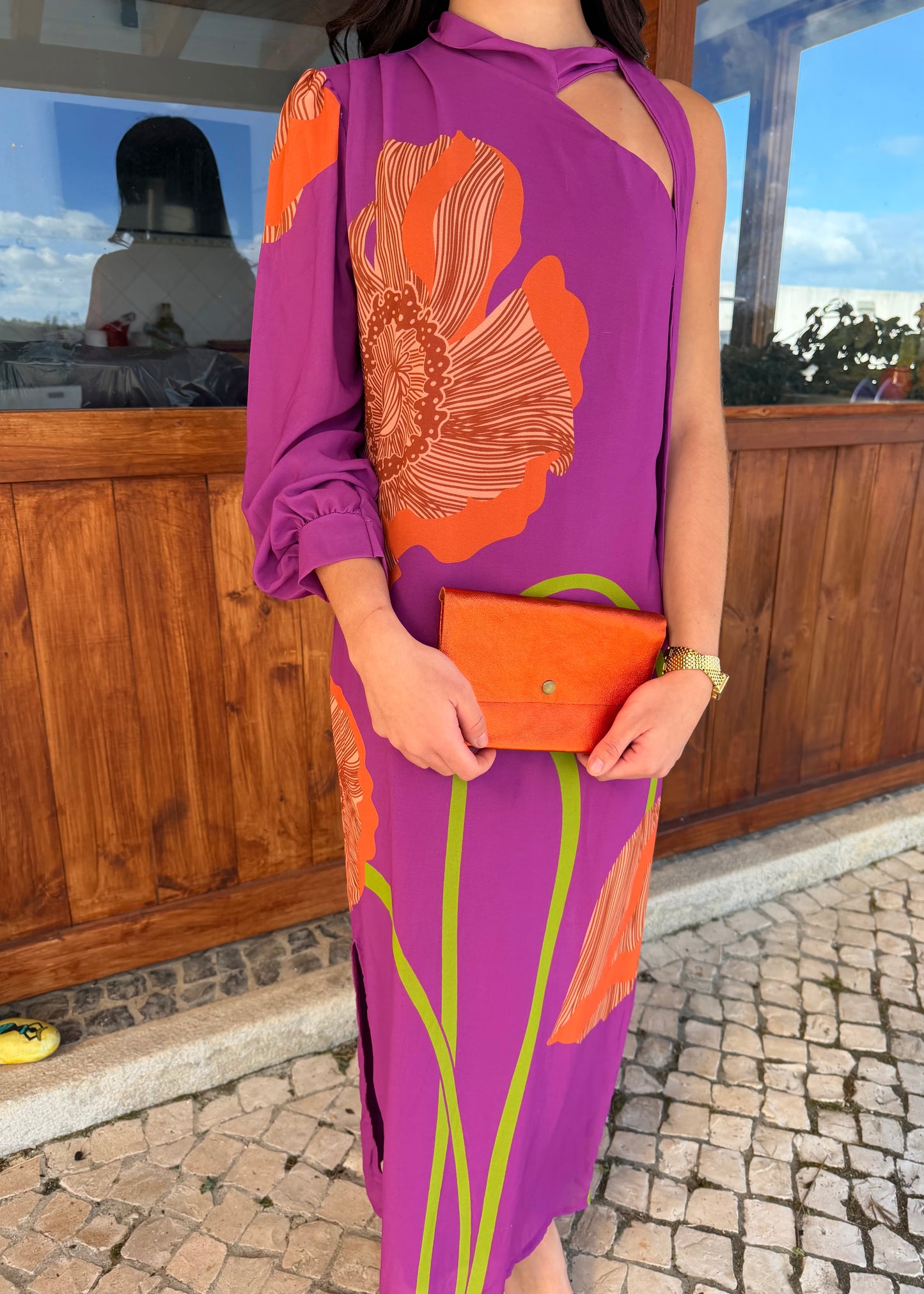Vestido Assimétrico com Chocker